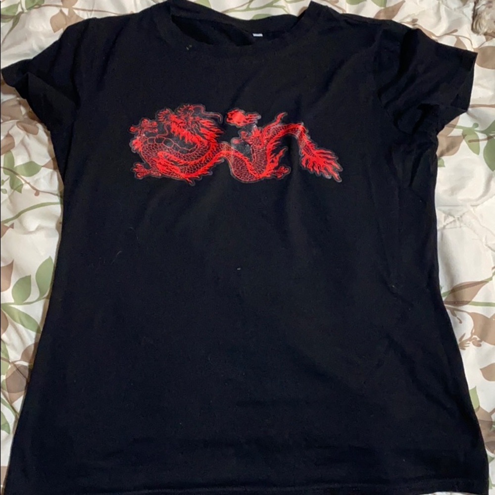 Black design tee shirt